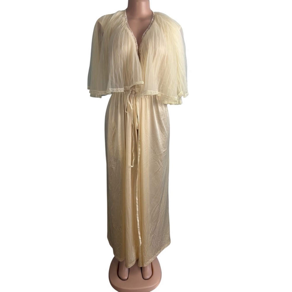 Vintage Jolie Two Elegant Cream Robe Peignoir 2 Piece Set